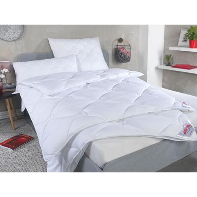 Kunstfaserbettdecke SCHLAF-GUT "TENCEL™", weiß, B:135cm L:200cm, Bezug: 100% Polyester. Füllung: 60% Lyocell (TENCEL), 40% Polyester, Bettdecken, Bestes Feuchtigkeitsmanagement Image