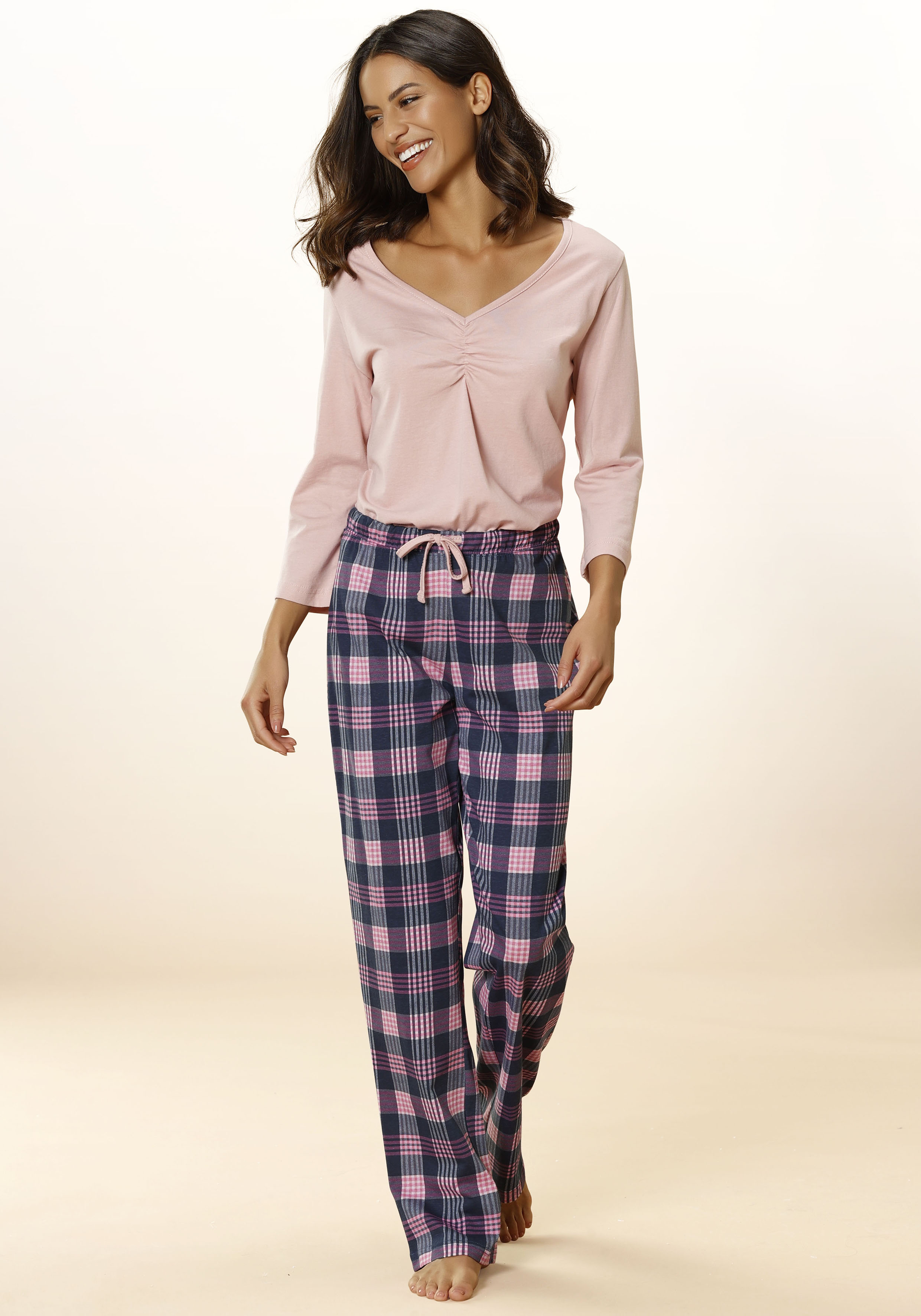 Pyjama VIVANCE DREAMS, Damen, Gr. 44/46, bunt (hellrosa, navy), Single Jersey, Obermaterial: 100% Baumwolle, kariert, lang, V-Ausschnitt, eingesetzt, Homewear-Sets, mit Karo Muster Image