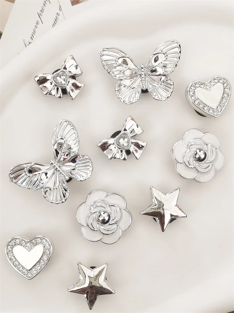10PCS Schuh Charms Schnallen DIY Clog Zubehör Schmetterling Bowtie Decor Fit Frauen Blase Rutschen Hausschuhe Strand Tasche Sandalen Geschenke