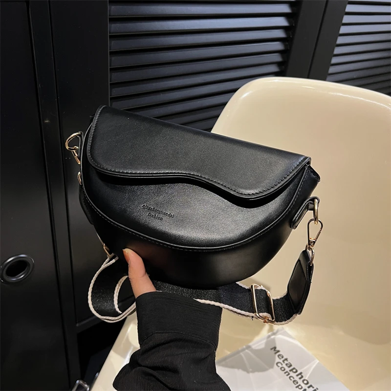 Femmes Vintage couleur unie rabat petite selle épaule sous les bras sac mode en cuir PU large sangle sac à bandoulière
