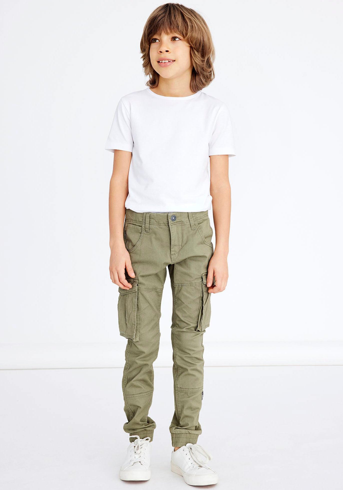 Cargohose NAME IT "NITBAMGO für Jungen mit verstellbarem Bund und Stretchkomfort", Jungen, Gr. 158, N-Gr, grün (deep lichen grün), Web, Obermaterial: 98% Baumwolle, 2% Elasthan, unifarben, relaxed fit normal, Hosen, unifarben, modisch, relaxed fit,... Image