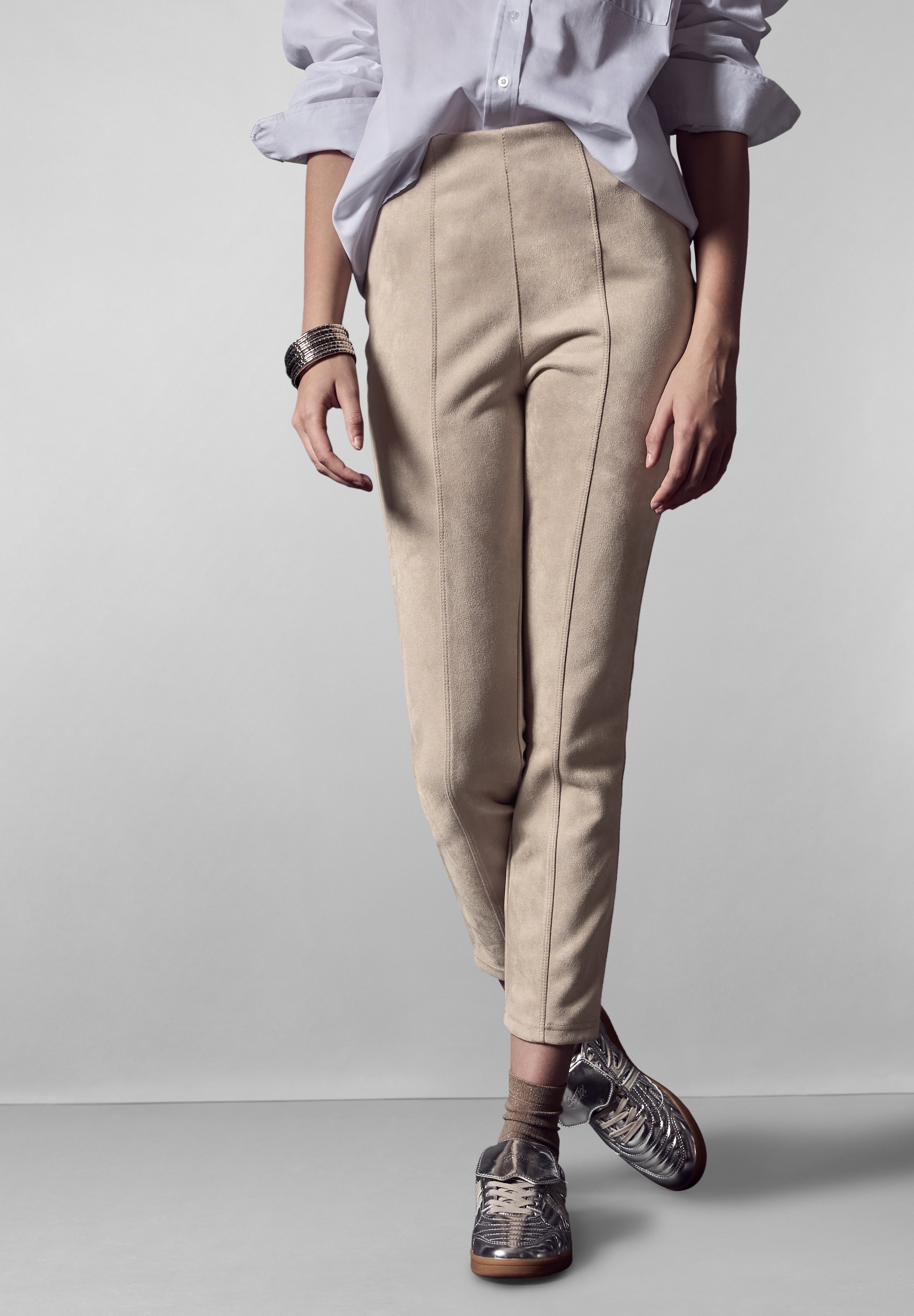 Lederimitathose STREET ONE STUDIO, Damen, Gr. 44, Länge 28, beige (smooth sand beige), Stoff, 90% Polyester, 10% Elasthan, unifarben, skinny fit knöchelfrei, Hosen, High Waist