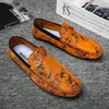 Luxusmarke gelbe Männer Freizeit schuhe Mode Blumen druck Slipper Männer Designer flache Schuhe