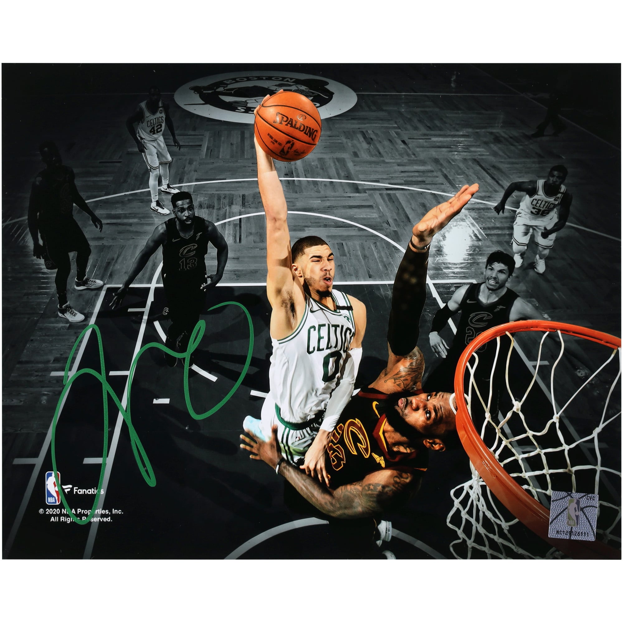 Boston Celtics: Autogrammfoto von Jayson Tatum (20,3 x 25,4 cm, horizontales Spotlight Dunk Versus Lebron)