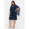 Cocktailkleid SHEEGO "Große Größen", Damen, Gr. 46, Normalgrößen, blau (marine), Obermaterial: 100% Polyester;Futter: 100% Polyester, unifarben, elegant, figurumspielend knieumspielend, V-Ausschnitt, Kurzarm, Kleider Partykleid, mit asymetrischem Cape
