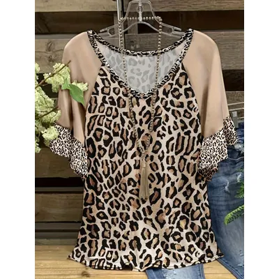 Plus size women's t-shirt casual fashion V-neck printed short-sleeved T-shirt plus size women's
