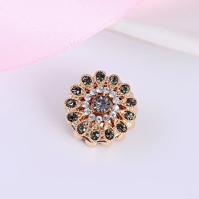 Broches à fleurs magnétiques en strass pour femmes, 1 pièce, écharpe musulmane, Hijab, sans trou, bijoux à la mode, accessoires de luxe