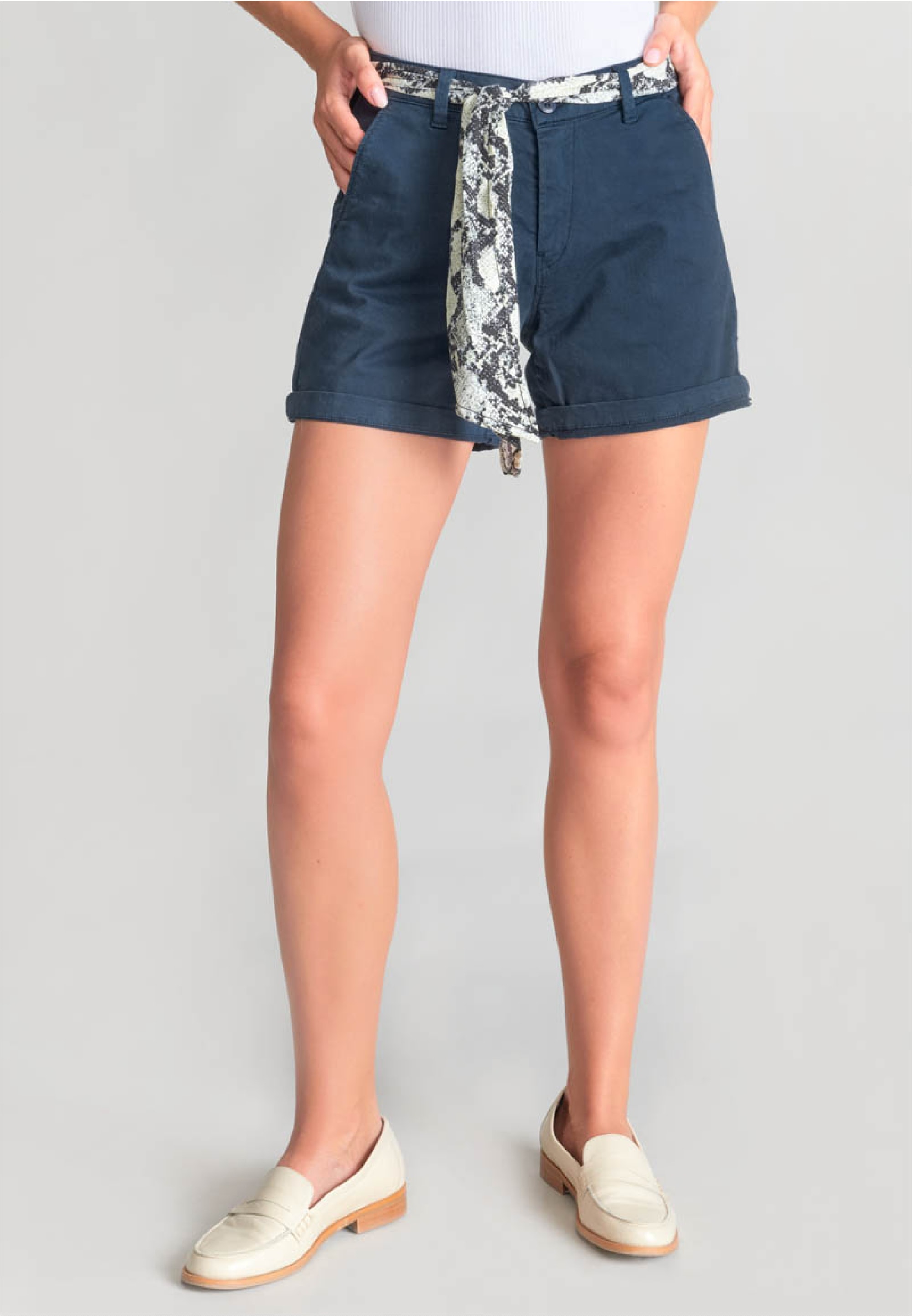 Shorts LE TEMPS DES CERISES "LYVI 1", Damen, Gr. 27, EURO-Größen, blau, 98% Baumwolle, 2% Elasthan, unifarben, Hosen Shorts, mit normaler Leibhöhe