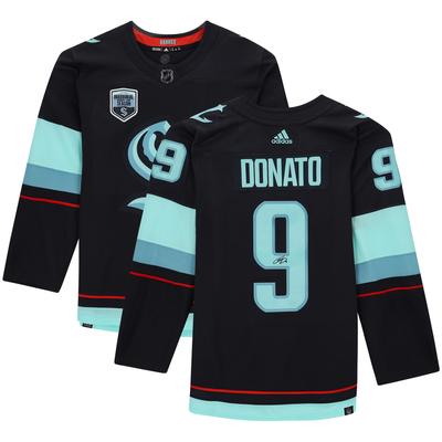 Von Ryan Donato signiertes, tiefseeblaues, authentisches adidas-Trikot von Seattle Kraken mit Trikot-Aufnäher der Eröffnungssaison Image
