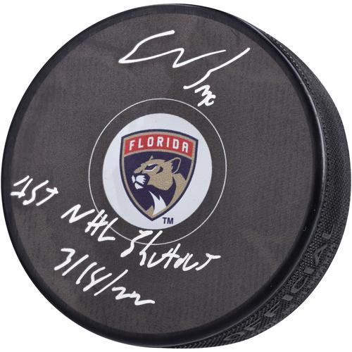 Signierter Hockeypuck der Florida Panthers von Spencer Knight mit der Aufschrift „1st NHL Shutout 3/18/22“