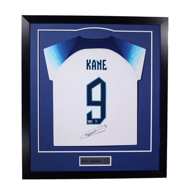 England Harry Kane signiertes England-Trikot 2022–23 – weiß – gerahmt Image