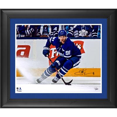 Gerahmtes, signiertes Foto von John Tavares, Toronto Maple Leafs, 16 x 20 Zoll, blaues Trikot Image