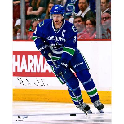 Henrik Sedin, Vancouver Canucks, signiertes Eiskunstlauffoto, 16 x 20 Zoll, blaues Trikot Image