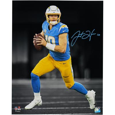 Signiertes Spotlight-Foto von Justin Herbert, Los Angeles Chargers, 16 x 20 Zoll Image