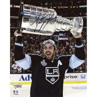 Anze Kopitar, Los Angeles Kings, signiertes 8 x 10 Zoll großes Raising Cup-Foto Image