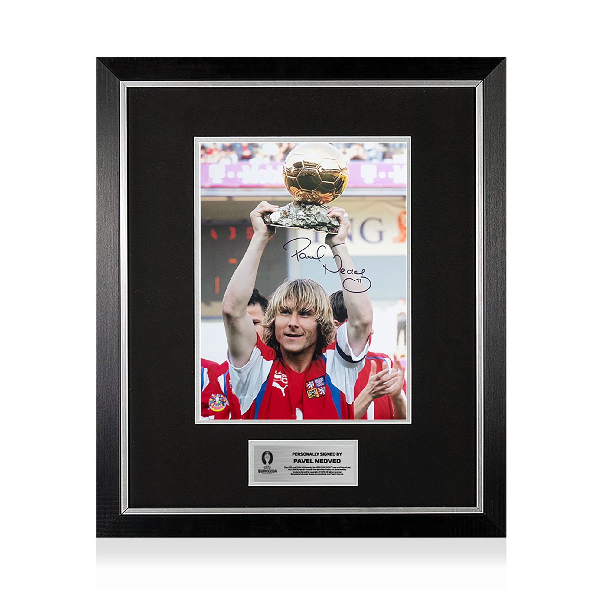 UEFA 2024 Offizielles, von Pavel Nedved signiertes und gerahmtes Foto aus der Tschechischen Republik: Gewinner des Ballon d'Or 2003 Image