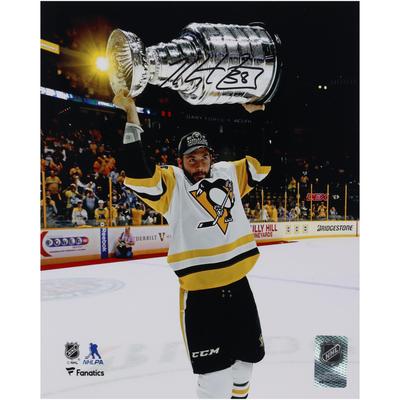 Kris Letang Pittsburgh Penguins signiertes 20,3 x 25,4 cm großes Raising Cup-Foto 2017 Image