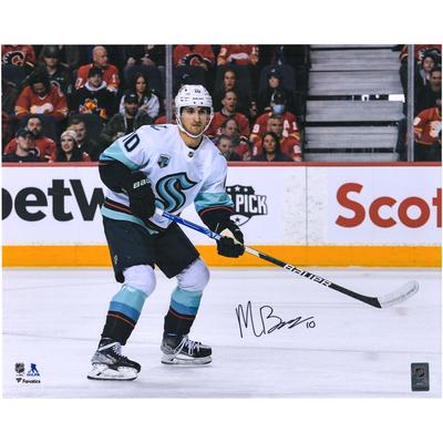 Signiertes 16 x 20 Zoll großes NHL-Debütfoto von Matty Beniers von den Seattle Kraken Image