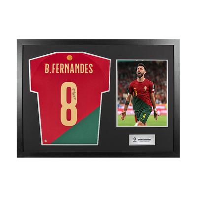 Von Ansu Fati signiertes und gerahmtes Heimtrikot für Spanien 2024 Von Bruno Fernandes signiertes und als Held gerahmtes Heimtrikot für Portugal 2022–23 mit Nummern im Fan-Stil Image