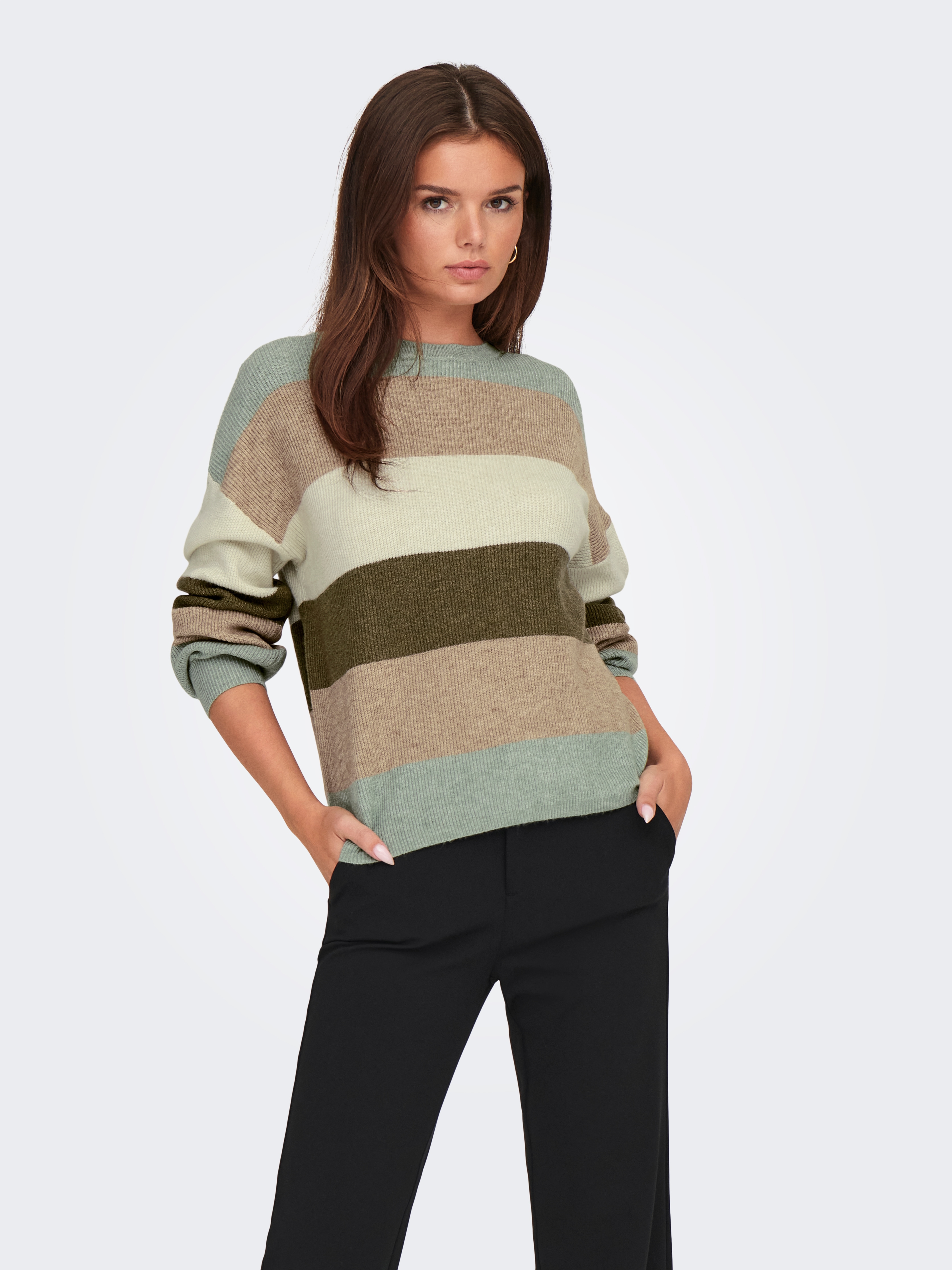 Strickpullover ONLY "ONLATIA L/S STRIPE PULLOVER KNT NOOS", Damen, Gr. M, grün (hedge grün stripes:with toasted coconut, pumice stone, breen), Strick, Obermaterial: 50% Viskose, 27% Nylon, 23% Polyester, gestreift, regular fit normal, Rundhals,...