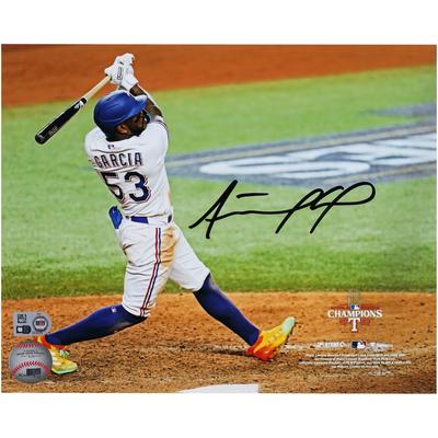 Adolis Garcia, Texas Rangers, signiertes Schlagfoto der World Series Champions 2023, 20,3 x 25,4 cm Image