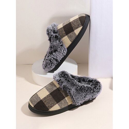Kuschelige karierte Hausschuhe für Damen mit Fleecefutter – Hausschuhe mit rotem und schwarzem Büffelkaromuster und Kunstpelzkragen für Komfort im Winter Image