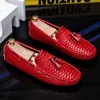 Heißer Verkauf rote Männer Slipper Luxus Leder Boot Schuhe Männer leichte atmungsaktive flache Slip auf Schuhe große Größe 47 lässige Mokassin Schuhe Männer