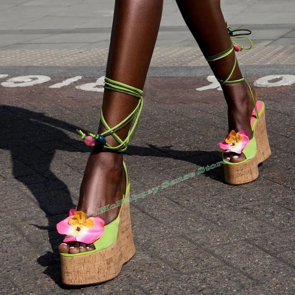Dicke Sohle Plattform Sandalen Lace Up Straps Blumen Dekor Offene spitze Keile Sexy Sandalen Frauen Neue Stil Schuhe Sommer Party Casual