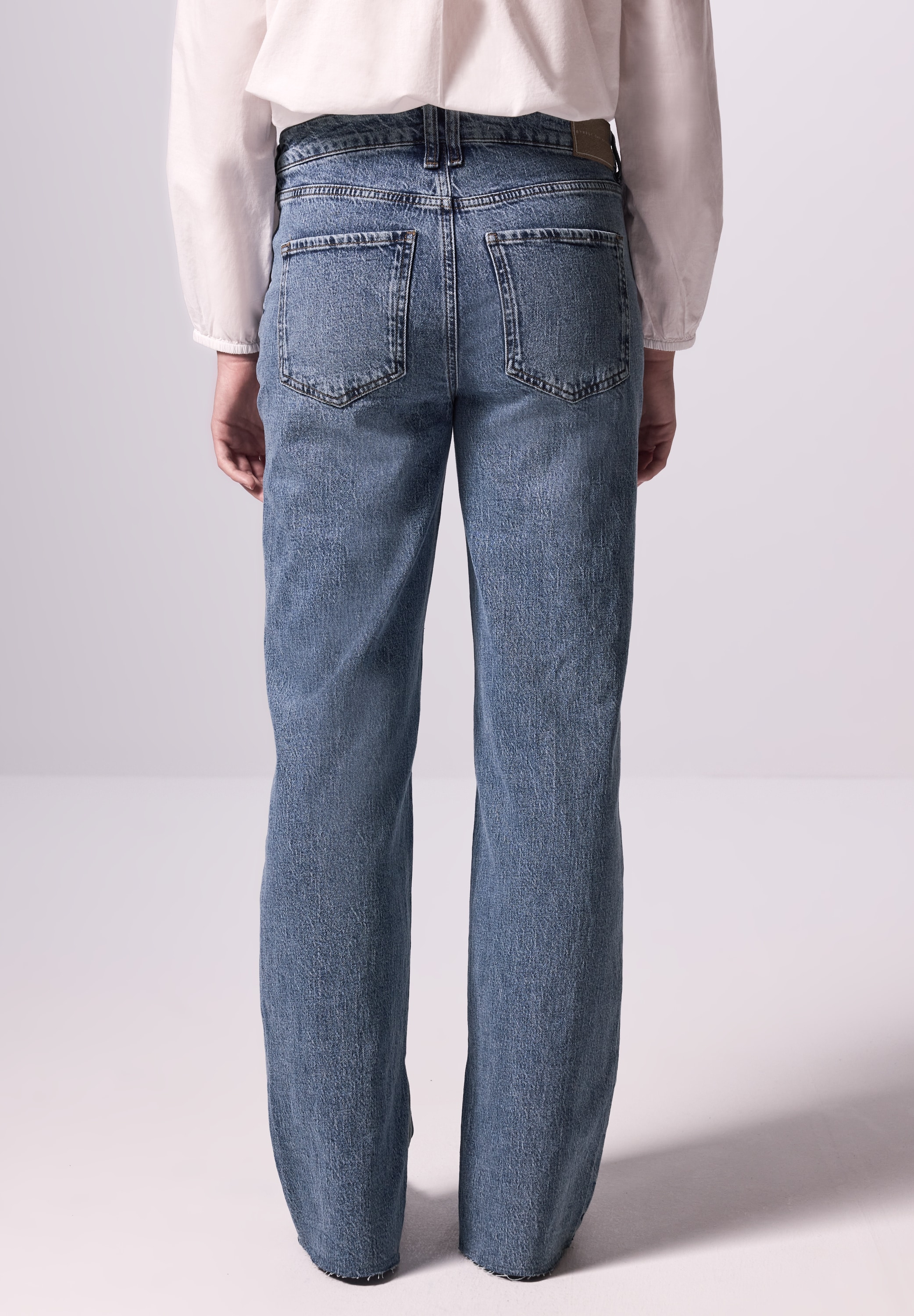 Comfort-fit-Jeans STREET ONE STUDIO, Damen, Gr. 26, Länge 30, blau (medium blau washed), Jeans, 99% Baumwolle, 1% Elasthan, unifarben, lang, Jeans, High Waist