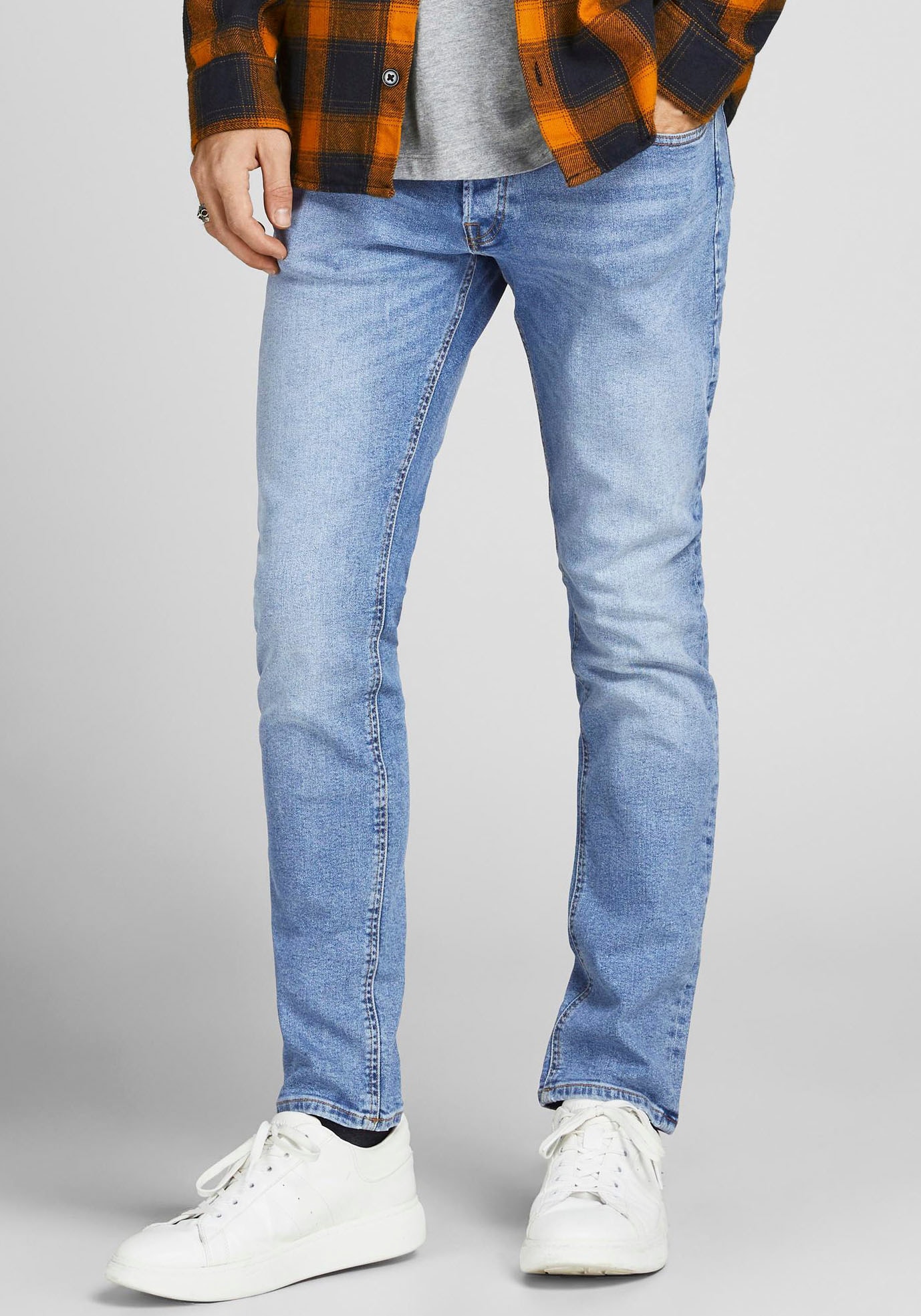 Slim-fit-Jeans JACK & JONES "JJIGLENN Jeans mit schmaler Beinform und Stretch für Komfort", Damen, Gr. 32, Länge 34, blau (light blau denim), Denim/Jeans, Obermaterial: 98% Baumwolle, 2% Elasthan, slim fit, Jeans Slim-fit-Jeans, Denim/Jeans,...