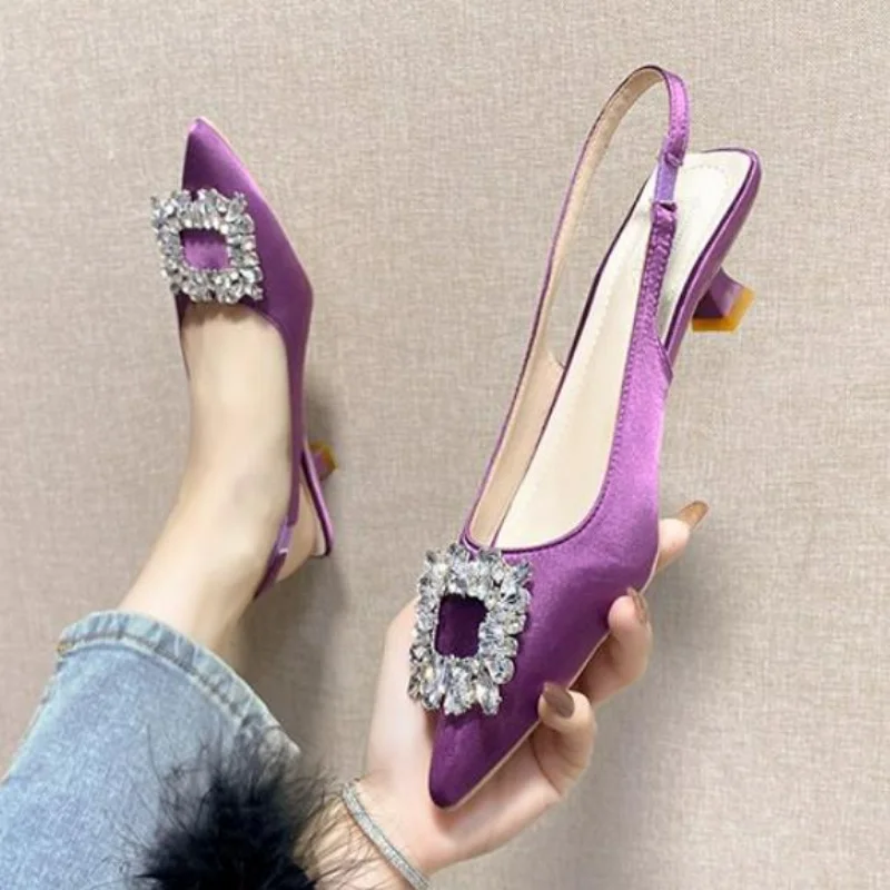 Sommer Frauen Sandalen neue Damenschuhe spitzen Zehen flachen nackten rosa Diamant Schuhe niedrigen Absatz zurück Riemchens chuhe Frauen Kleid Schuhe
