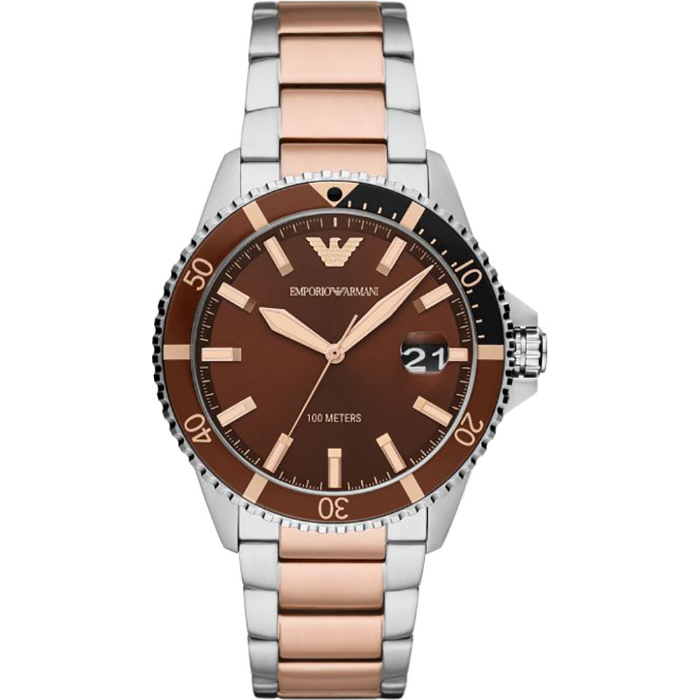 Elegante Herrenuhr der Marke Armani. Die Uhr ist silber- und rosafarben mit einem braunen Zifferblatt und hat ein Armband, das auch kleiner gemacht werden kann. Das Gehäuse hat einen Durchmesser von 42 mm und das Uhrwerk ist ein Quarzwerk. Marke:... Image