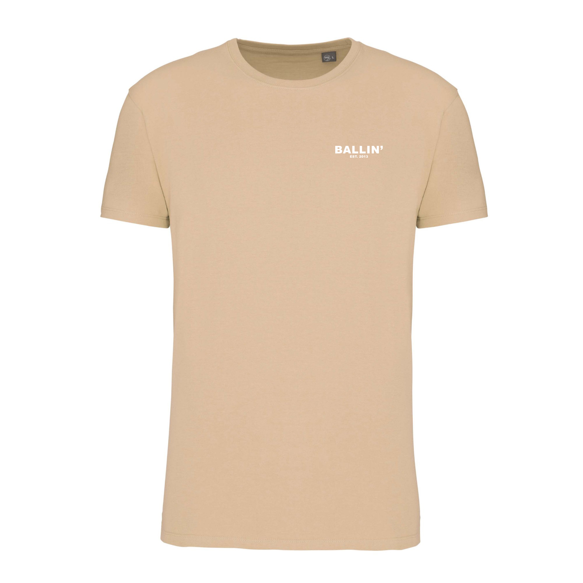 Herren-T-Shirt von der Marke Ballin Est. 2013. Diese Shirts von Ballin Est. 2013 sind aus 100% Bio-Baumwolle gefertigt und mit Backprint World versehen. Es handelt sich um eine etwas engere Passform. Die weiche Baumwolle sorgt für hohen... Image