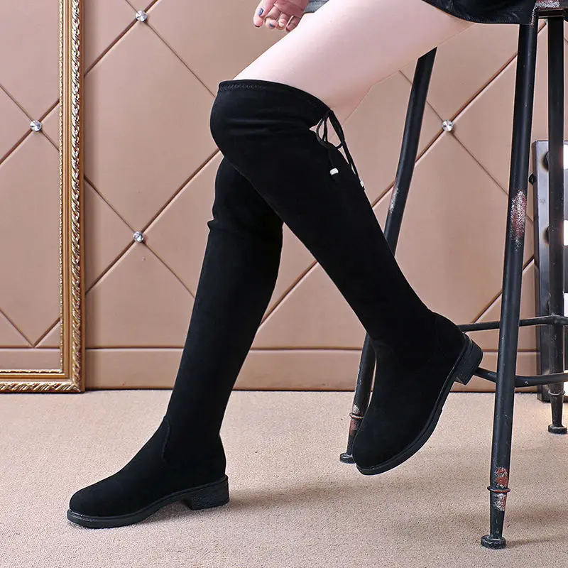 Schuhe für Damen, elastisch, elegant, mit niedrigem Absatz, Schuhe über dem Knie, Damenstiefel, schwarz, oberschenkelhoch, in Werbequalität