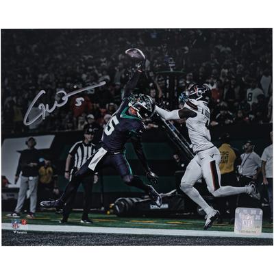 Autogrammfoto von Garrett Wilson von den New York Jets, 20,3 x 25,4 cm, mit springendem Touchdown-Catch Image