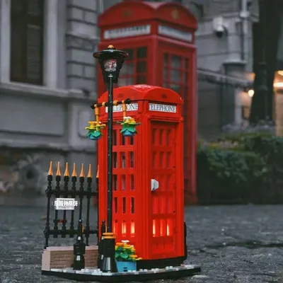 MOC Compatible 21347 London Red Telephone Booth Building Blocks Street View Series Men And Women