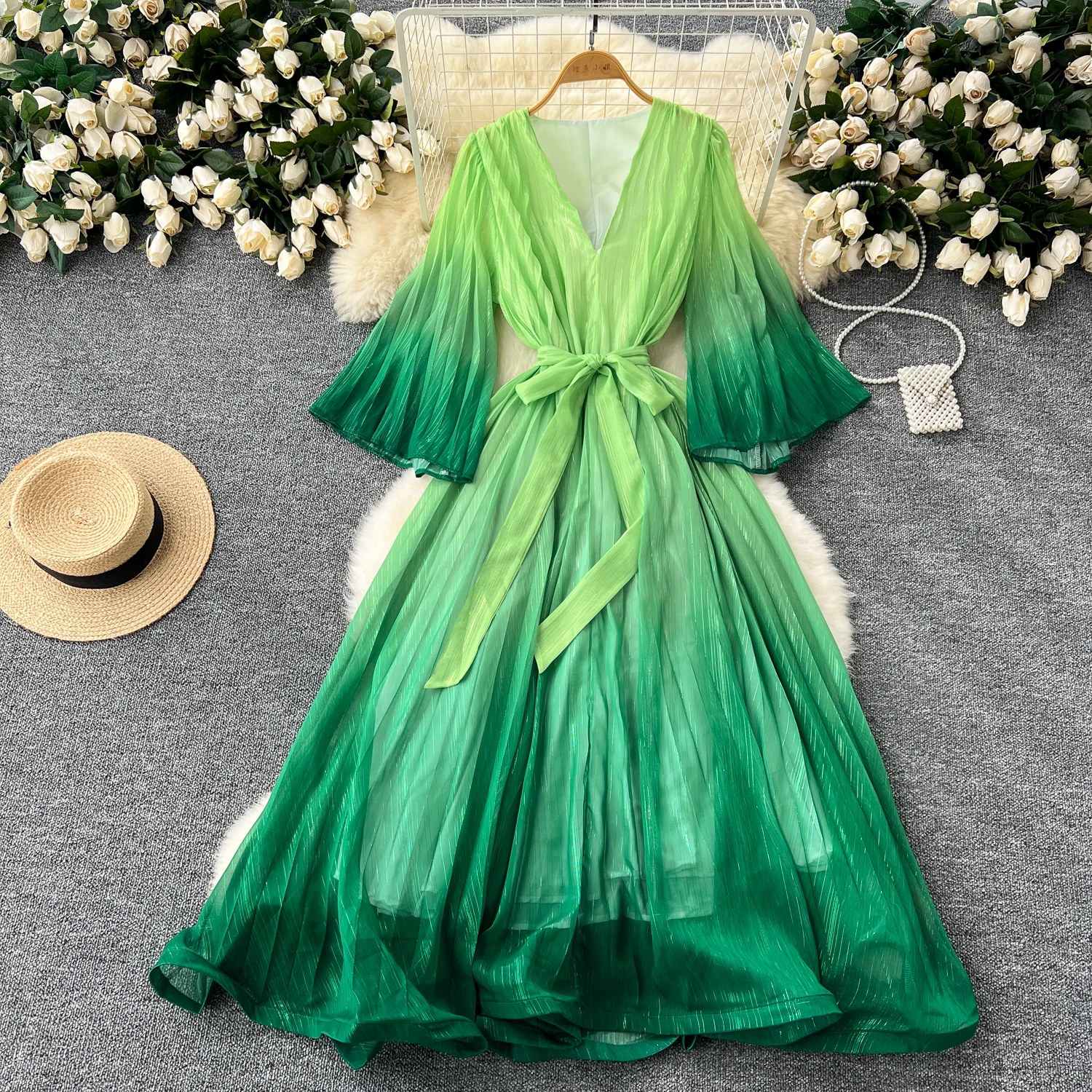 Elegantes langes Kleid mit ausgestellten Ärmeln, Vintage-Stil, V-Ausschnitt, schicker Farbverlauf, Verband, lockeres A-Linien-langes Kleid für den Abend, High Street-Herbstkleidung Image