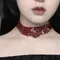 Girocollo con rivetti a spillo in pelle rossa gotica Accessori donna Collana con ciondoli Grunge