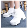 Frauen Stiefel Neue Mode Schwarz & Weiß Punk Rock Lace Up Plattform Heels Stiefeletten starke ferse plattform schuhe sdc56