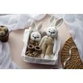 Handgefertigtes Häkeln Plüschtier Geschenkset, braunes Plüsch-Kaninchen, gestrickte Baby-Booties, Amigurumi Rassel Plüsch, perfekte Geschenkbox für Ki