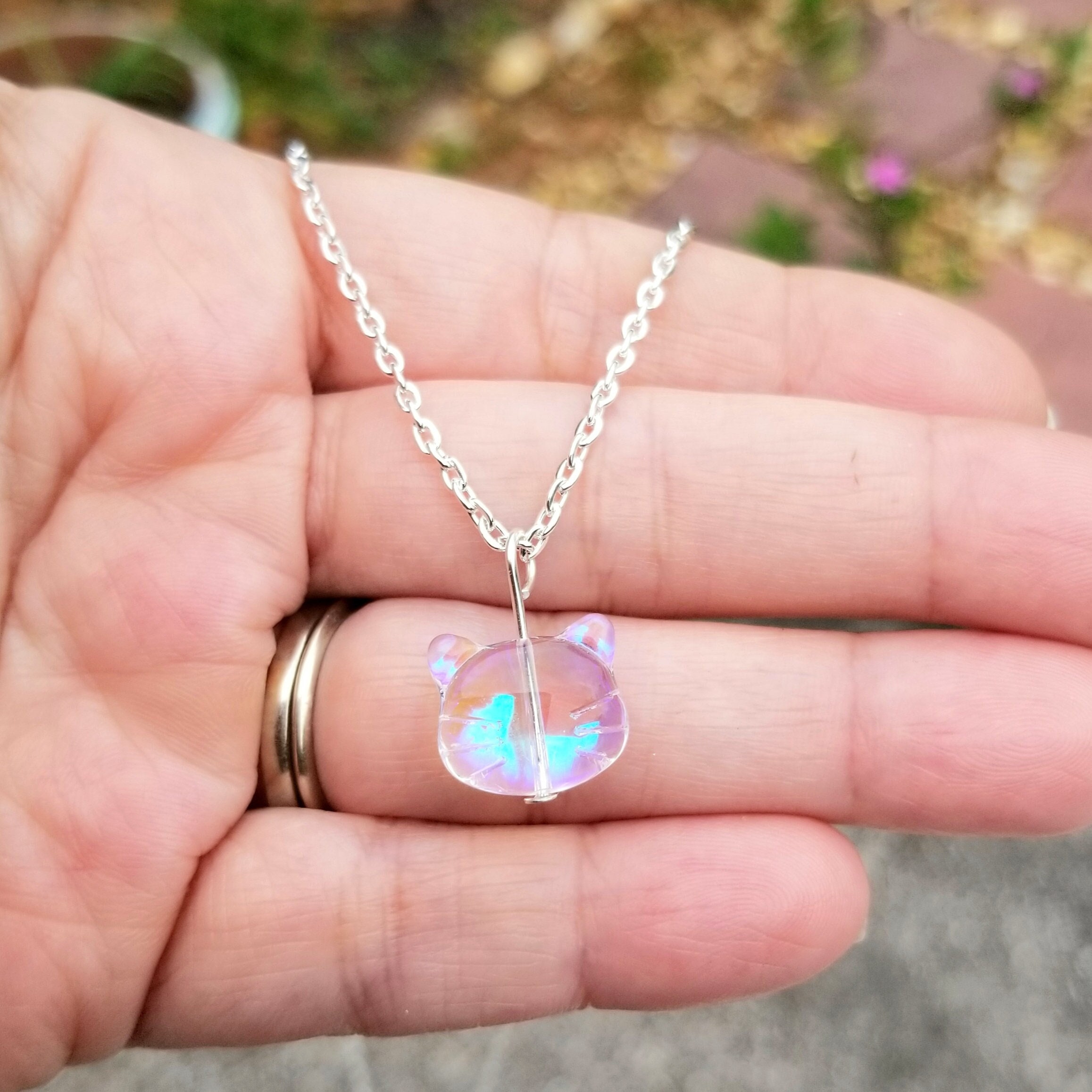 Katze Halskette, Glas Katze Anhänger Halskette, Katze Schmuck, Katze Anhänger, Katze Thema Schmuck, Katze Liebhaber Geschenk, schillernde Katze Halske