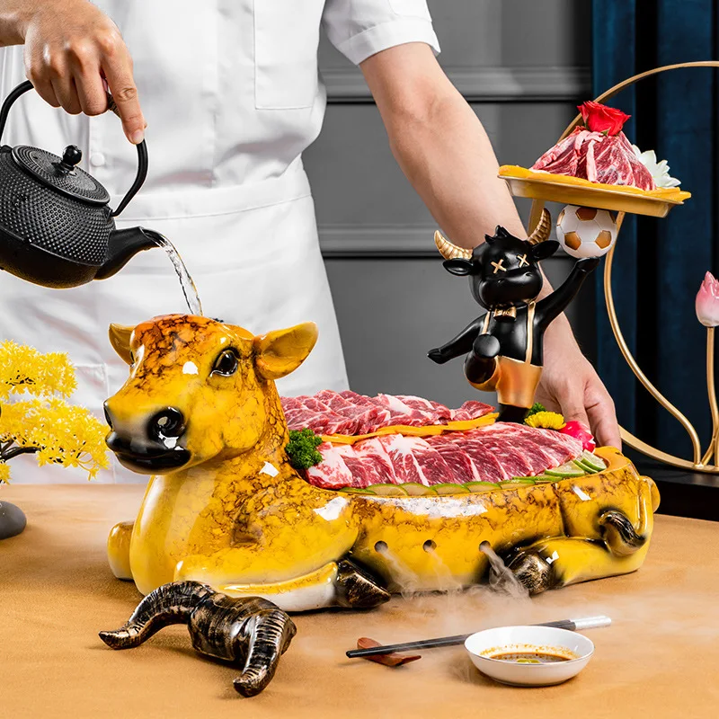 Heißer Topf Ox Förmigen Kreative Spezielle Geschirr Trockenen Eis Platte Hammel Schneeflocke Fett Kuh Geformte Platte Sashimi Teller Image