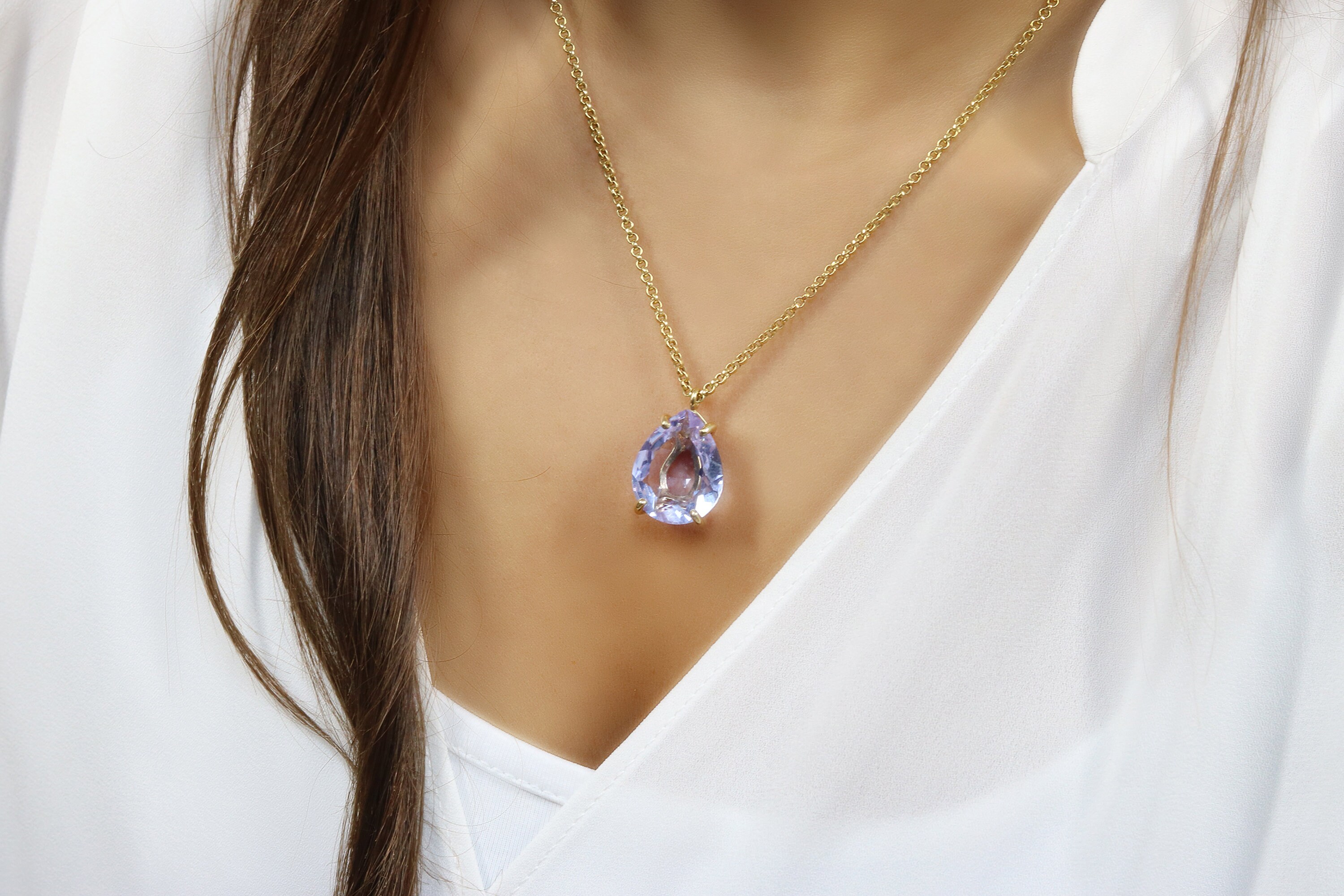 Collana con tanzanite blu * Collana con ciondolo in tanzanite * Collana con pietre preziose in tanzanite * Collana con cristalli in tanzanite