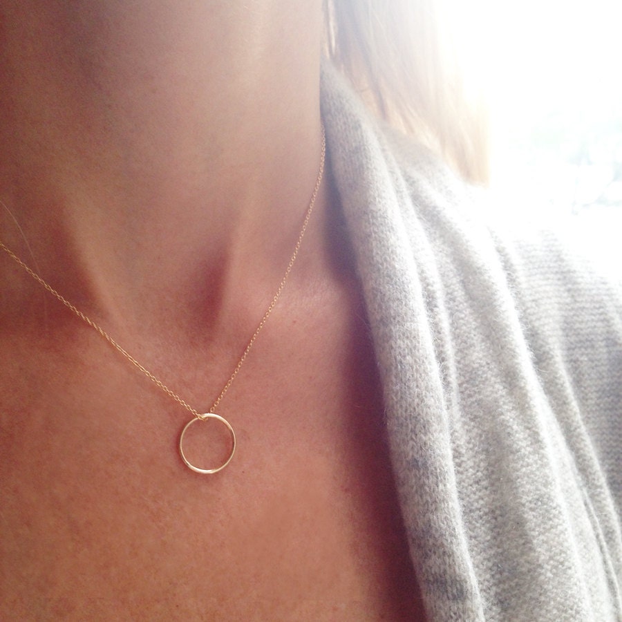 Collana con cerchio in oro, collana minimalista, collana in oro semplice, collana infinito, collana ad anello, collana delicata, collana a strati