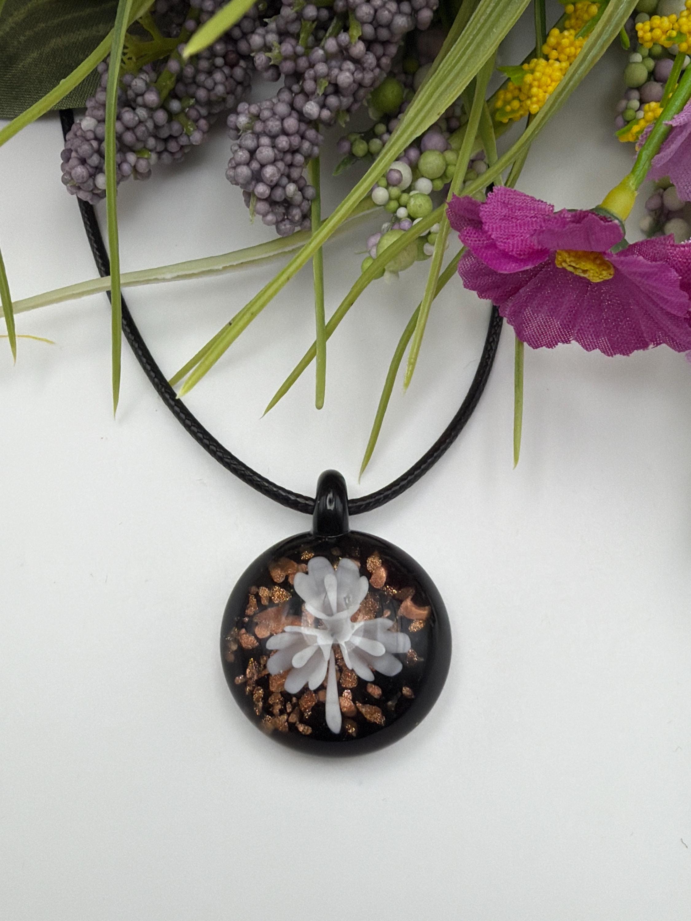 Collana con ciondolo a forma di fiore bianco / Collana con ciondolo a forma di fiore in vetro di Murano / Collana con ciondolo a forma di fiore / Coll