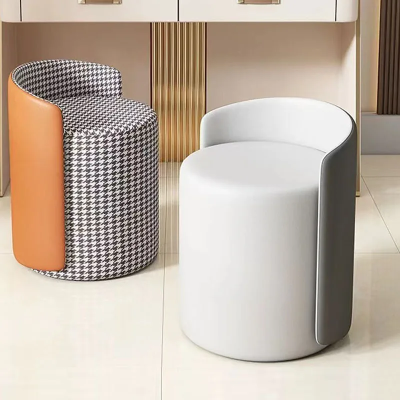 Nordische Make-up-Hocker, Haushalts-Schlafzimmer-Make-up-Hocker, minimalist ische moderne Schmink tisch hocker, Rückenlehnen, Schuh wechsel hocker