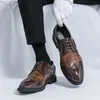 Neue Mode 46 47 große Größe 48, Low-Top-Lederschuhe für Männer, die Brock geschnitztes Lackleder, helle Herrenschuhe schnüren