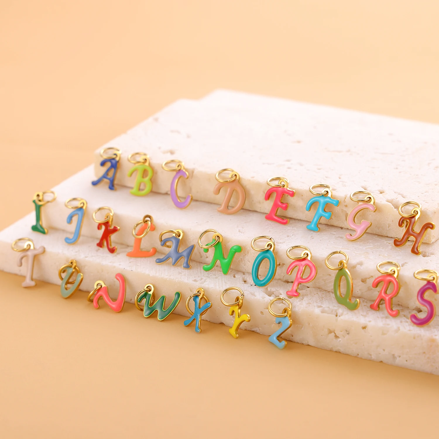Beliebte Öltropfen Mode anfänglichen Charme Edelstahl vergoldet Buchstaben Anhänger Alphabet für DIY Schmuck Halskette Image