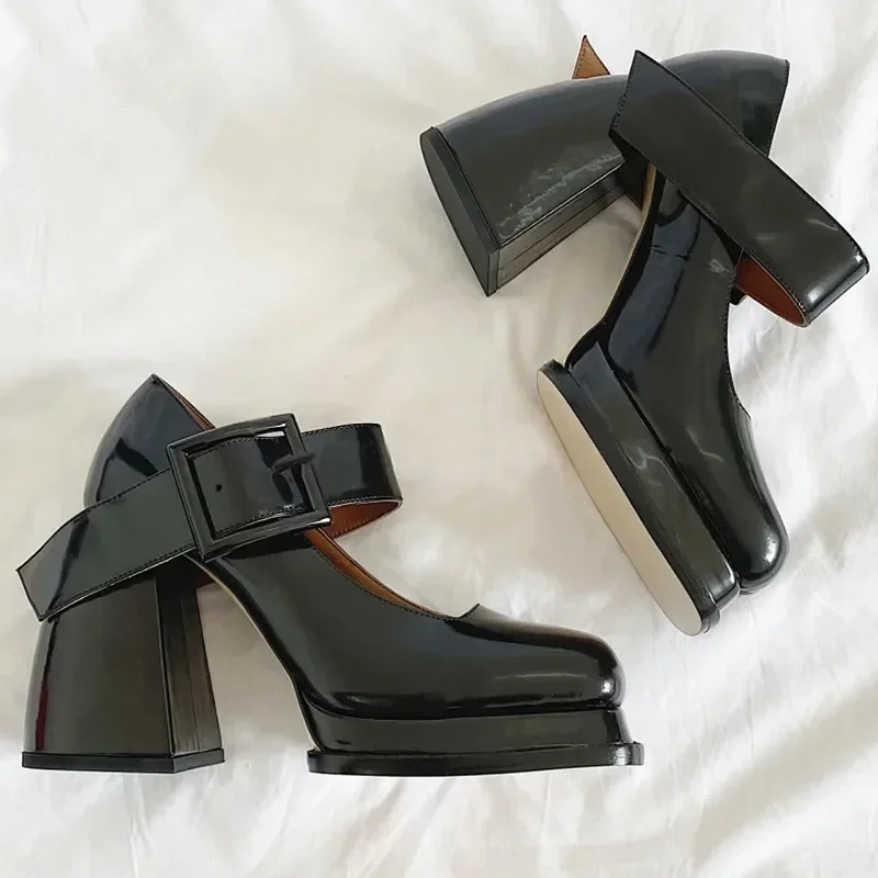 2024 neue Gothic Schuhe mit hohen absätzen Frauen Pumpen Koreanische Version der Wilden Dicke mit Quadratischen Kopf Retro frauen Schuhe