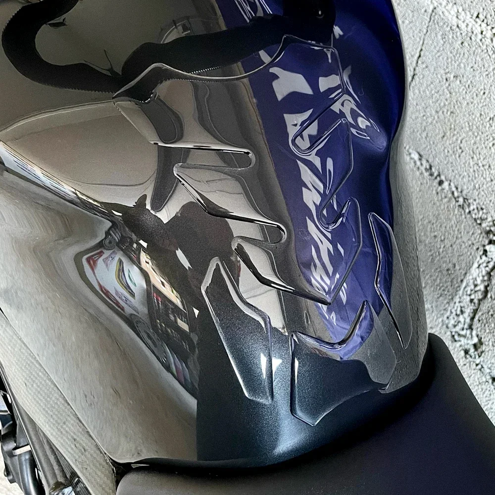 Transparenter Tank kissens chutz universell für Motorrad Gas Kraftstoff tank Kohle faser Aussehen Image